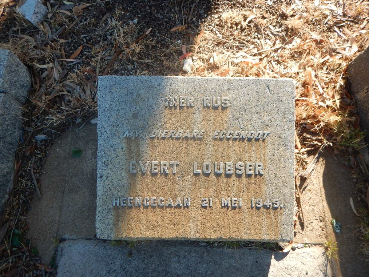 LOUBSER Evert -1945