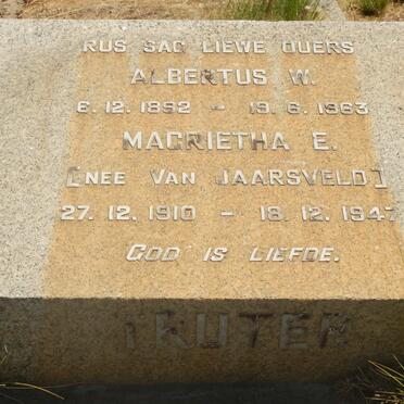 TRUTER Albertus W. 1892-1963 &amp; Magrietha E. Van JAARSVELD 1910-1947