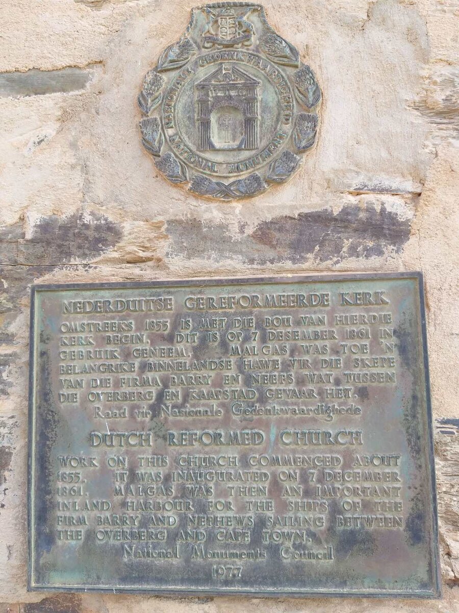 2. Muurplaak / Inscription