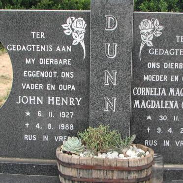 DUNN John Henry 1927-1988 &amp; Cornelia Magaretha Magdalena 1930-2007