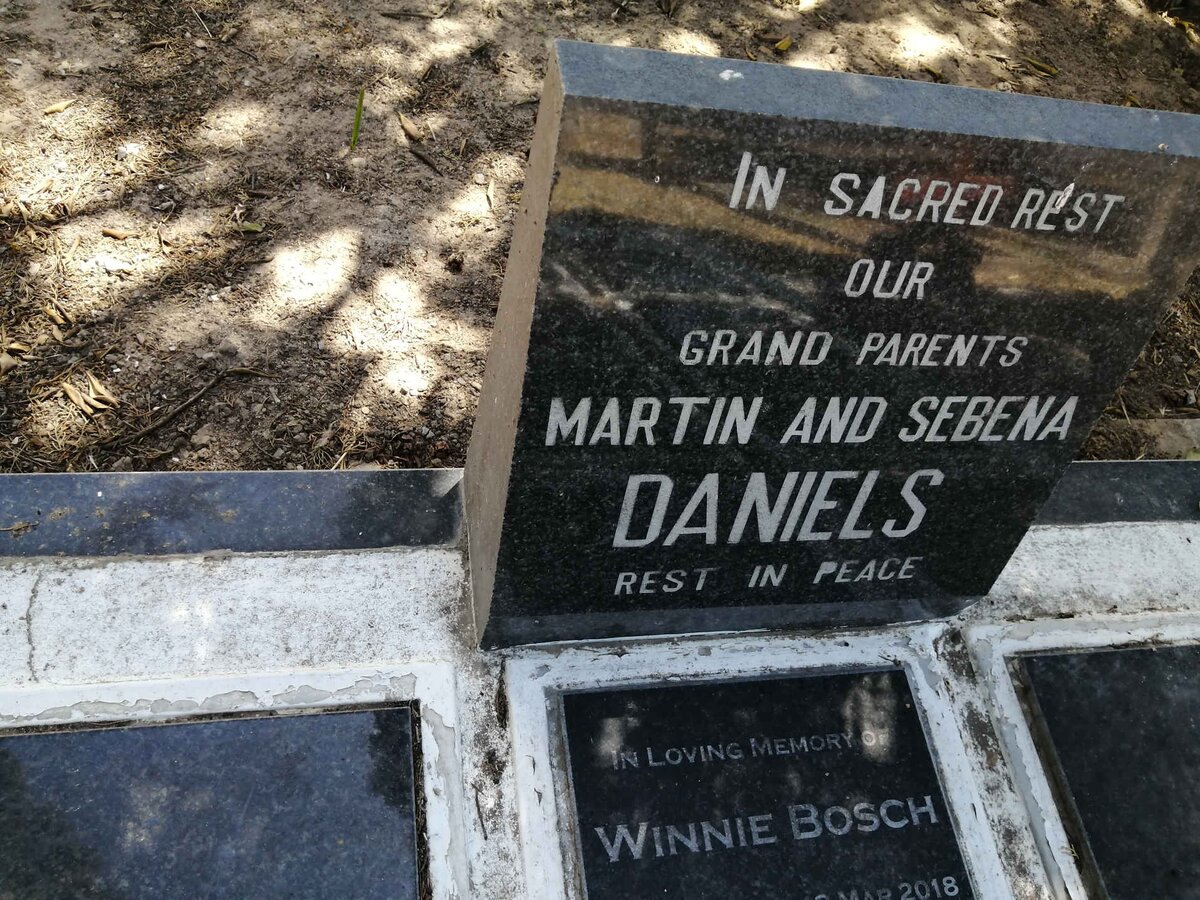 DANIELS Martin &amp; Sebena