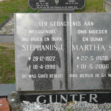 GUNTER Stephanus J. 1922-1990 &amp; Martha S. 1928-2006