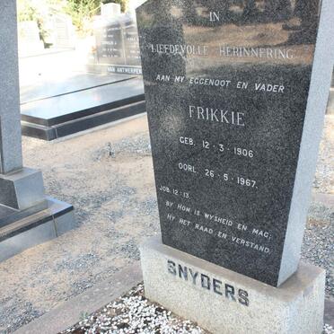 SNYDERS Frikkie 1906-1967