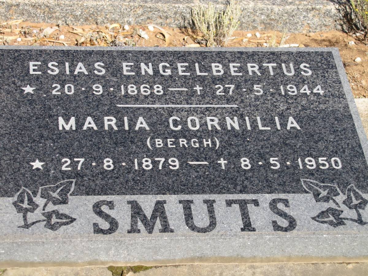SMUTS Esias Engelbertus 1868-1944 &amp; Maria Cornilia BERGH 1879-1950