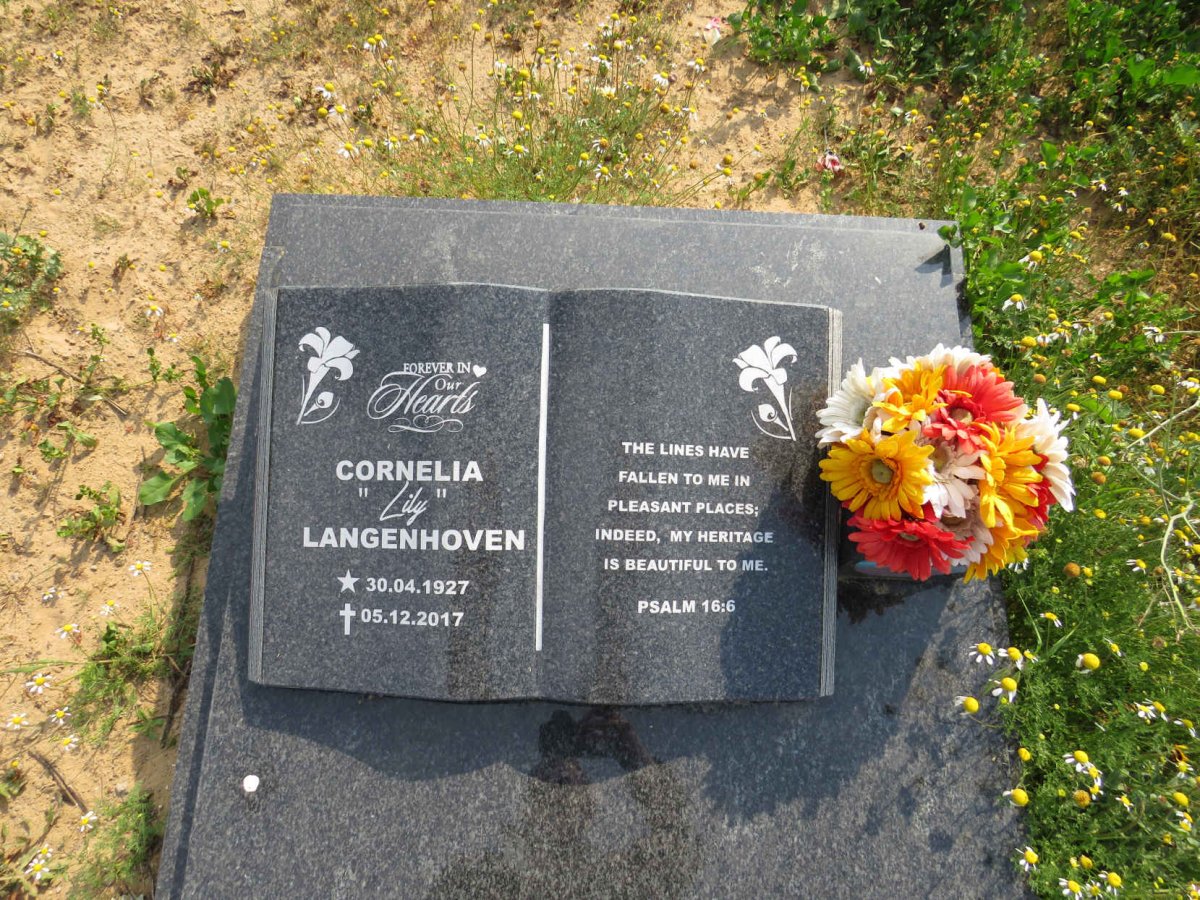 LANGENHOVEN Cornelia 1927-2017