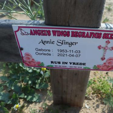 SLINGER Annie 1953-2021