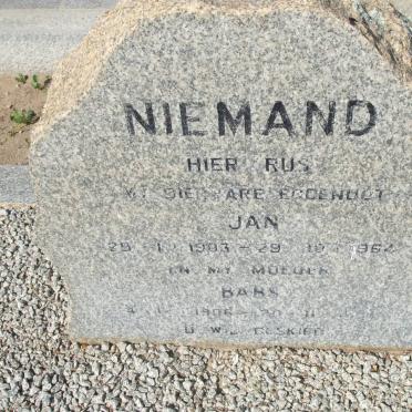 NIEMAND Jan 1903-1962 &amp; Babs 1906-