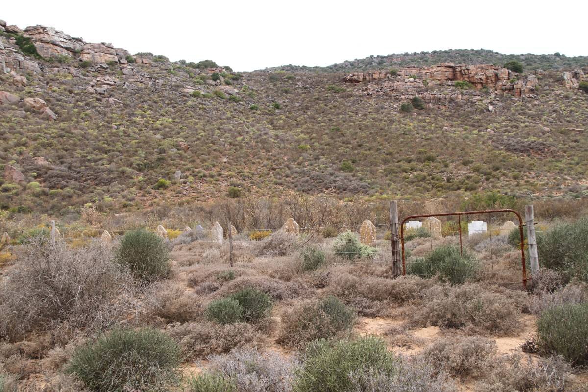 2. Entrance to the cemetery