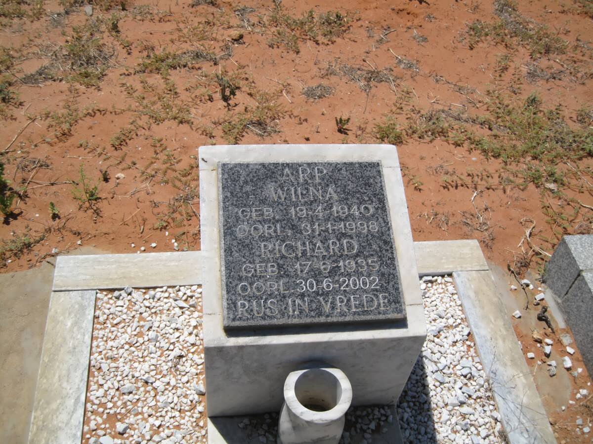 ARP Richard 1935-2002 &amp; Wiena 1940-1998