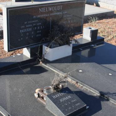 NIEUWOUDT P.H.S. 1914-1994 &amp; H.S.J. 1913-2000 :: HAVENGA Johan 1943-1995