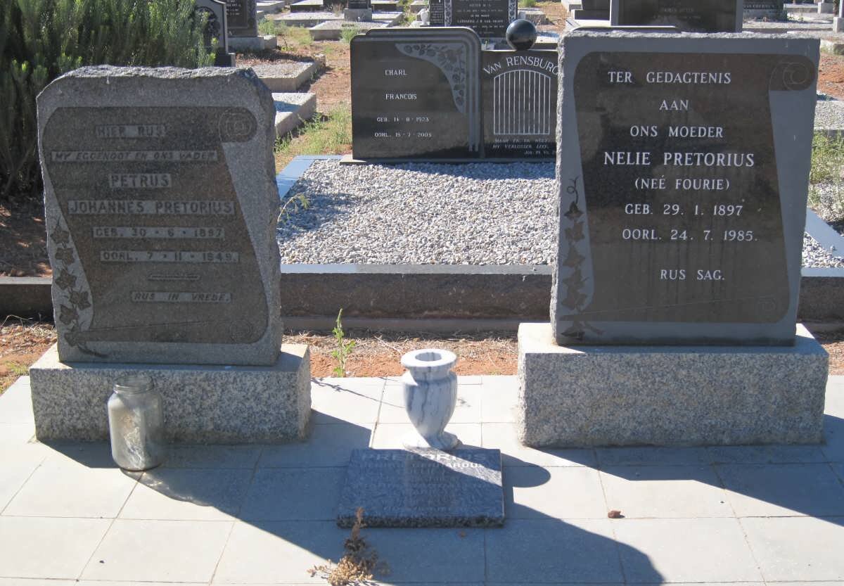 PRETORIUS Petrus Johannes 1897-1949 &amp; Nelie FOURIE 1897-1985