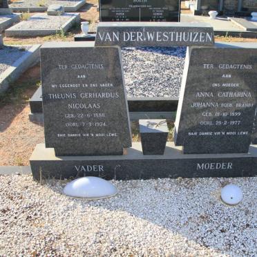 WESTHUIZEN Theunis Gerhardus Nicolaas, van der 1888-1974 &amp; Anna Catharina Johanna BRAND 1899-1977