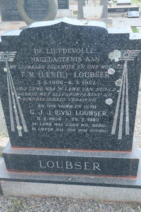 LOUBSER G.J.J. 1904-1980 &amp; F.M. 1906-1957