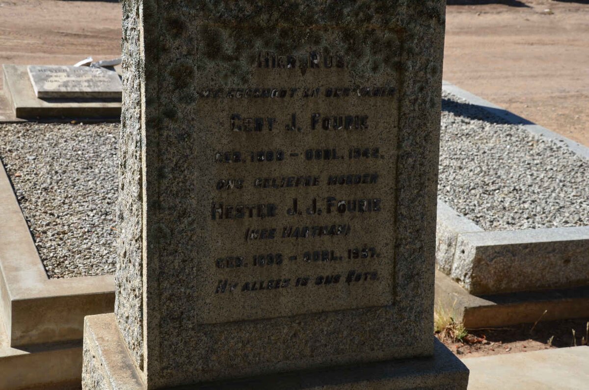 FOURIE Gert J. 18??-1942 &amp; Hester J.J. HARTMAN 1895-1957