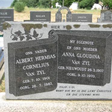 ZYL Albert Hermias Cornelius, van 1901-1987 &amp; Anna Glaudina NIEUWOUDT 1907-1970