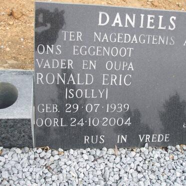 DANIELS Ronald Eric 1939-2004