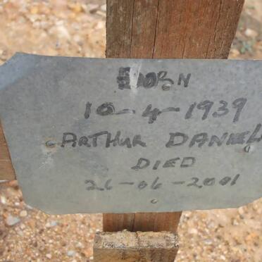 DANIELS Arthur 1939-2001