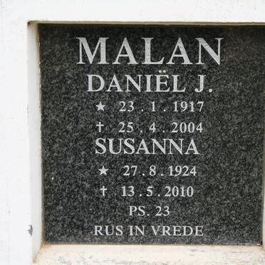 MALAN Daniel J. 1917-2004 &amp; Susanna 1924-2010