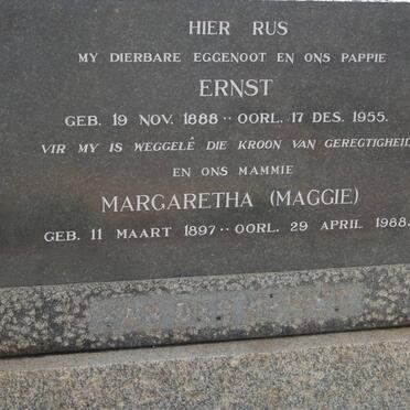 MERWE Ernst, van der 1888-1955 &amp; Margaretha 1897-1988