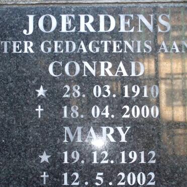JOERDENS Conrad 1910-2000 &amp; Mary 1912-2002