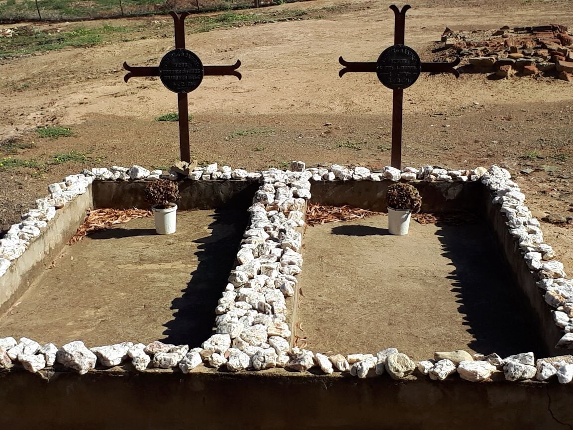 4. Overview - BOYD and HIRSCHFORDS graves