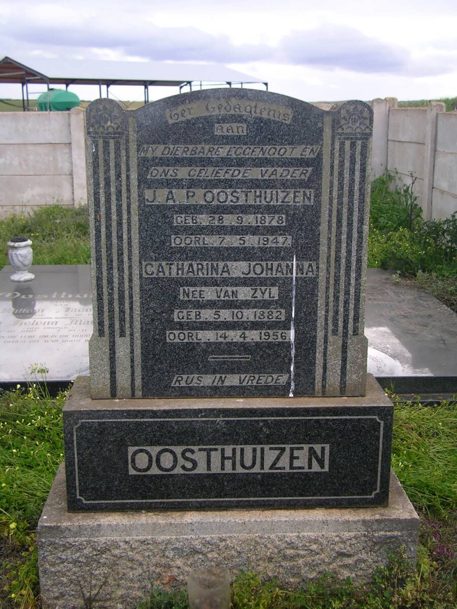 OOSTHUIZEN J.A.P. 1878-1947 &amp; Catharina Johanna VAN ZYL 1882-1956