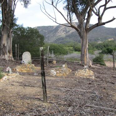Western Cape, RIVERSDALE district, Stilbaai, Melkhoute Fontein 480, farm cemetery_3