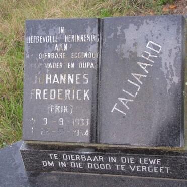 Western Cape, RIVERSDALE district, Stilbaai, Melkhoute Fontein 480, farm cemetery_1