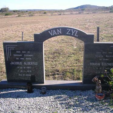 Western Cape, RIVERSDALE district, Albertinia, Buffelsfontein 432, Ryksdalerplaas, farm cemetery_3