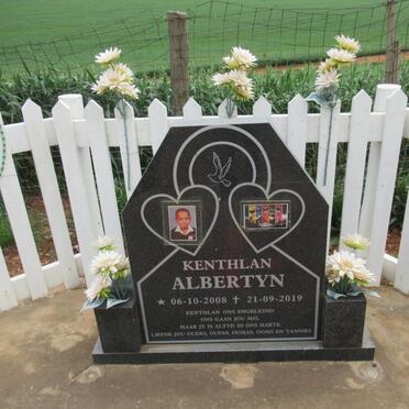 Western Cape, RIVERSDALE district, Riversdale, Roadside Memorial