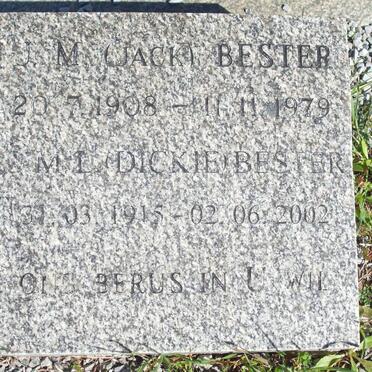 BESTER J.M. 1908-1979 &amp; D.M.L. 1915-2002