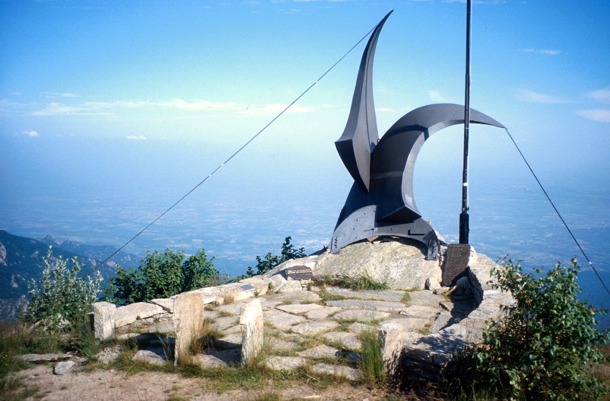 2. KH239 memorial on Mt Freidur