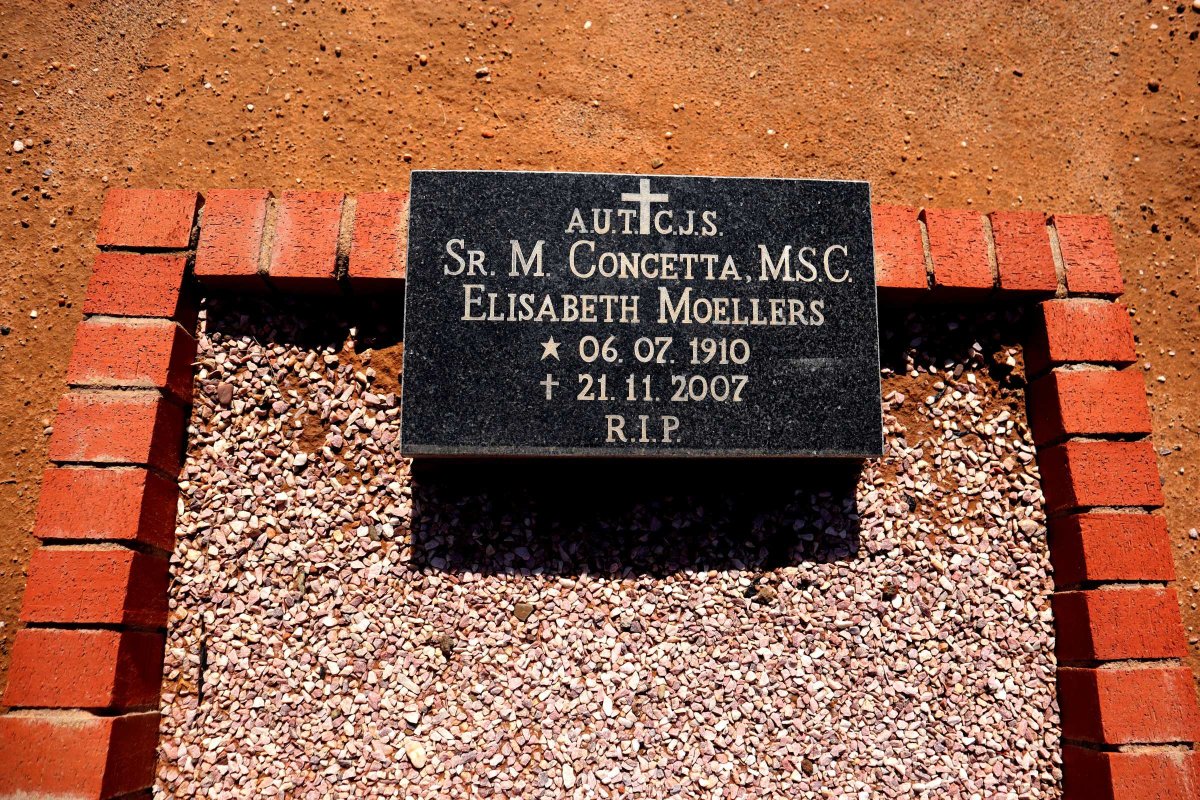 MOELLERS Elisabeth 1910-2007