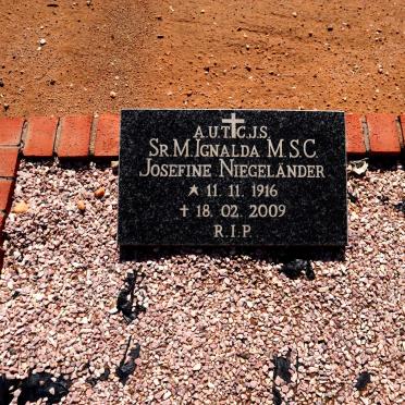 NIEGELANDER Josefine 1916-2009