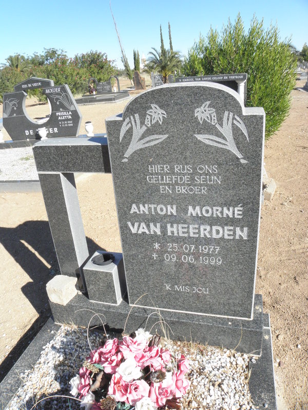 HEERDEN Anton Morné, van 1977-1999
