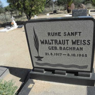 WEISS Waltraut nee BACHRAN 1917-1965