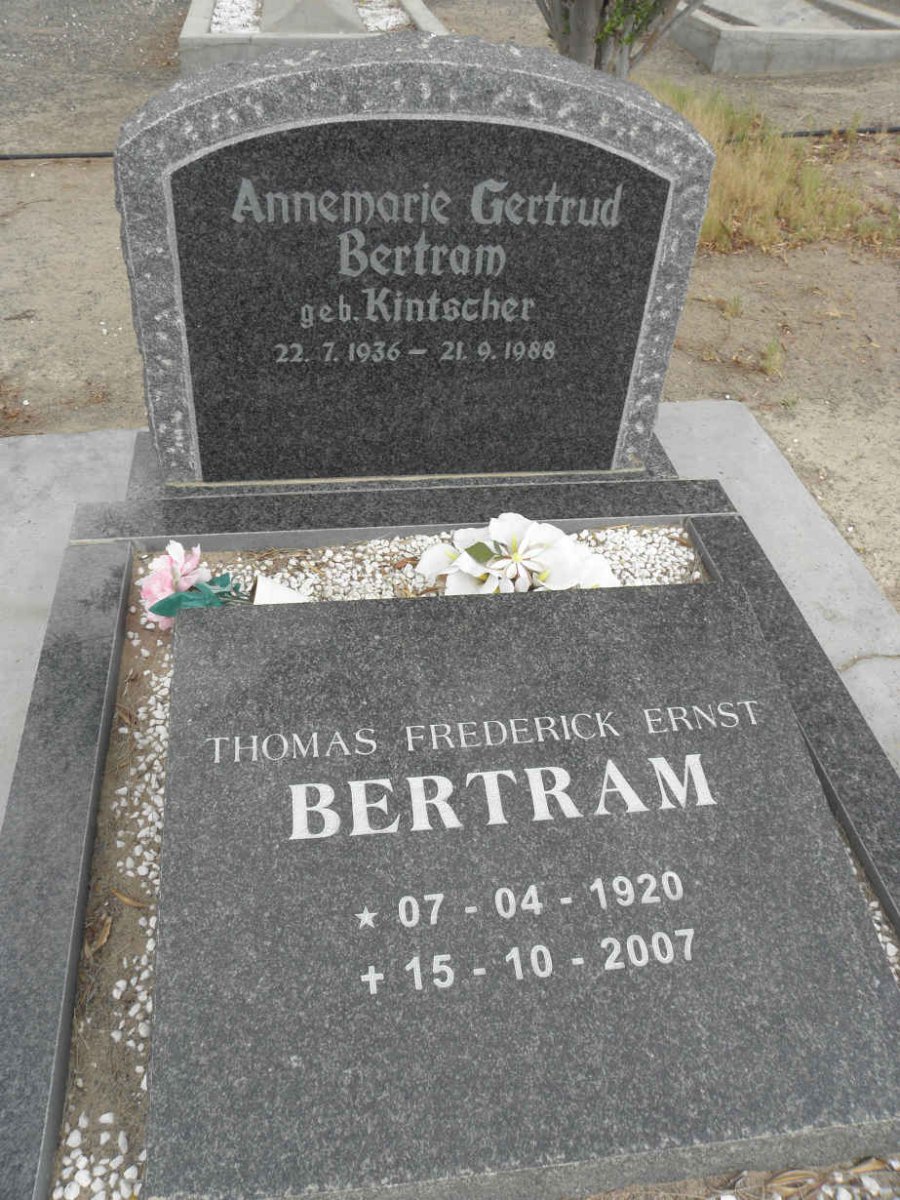 BERTRAM Thomas Frederick Ernst 1920-2007 &amp; Annemie Gertrud KINTSCHER 1936-1988
