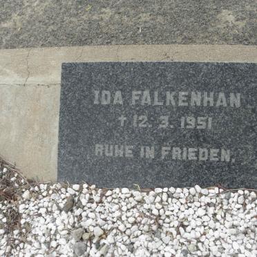 F - Vanne :: Surnames - F