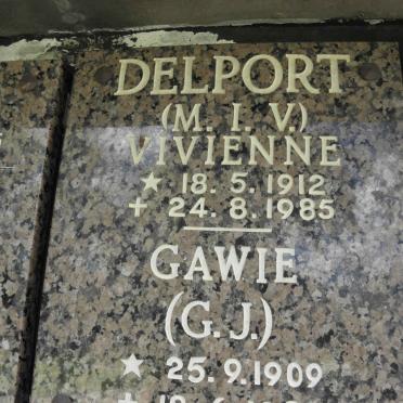 DELPORT G.J. 1909-1986 &amp; M.I.V. 1912-1985
