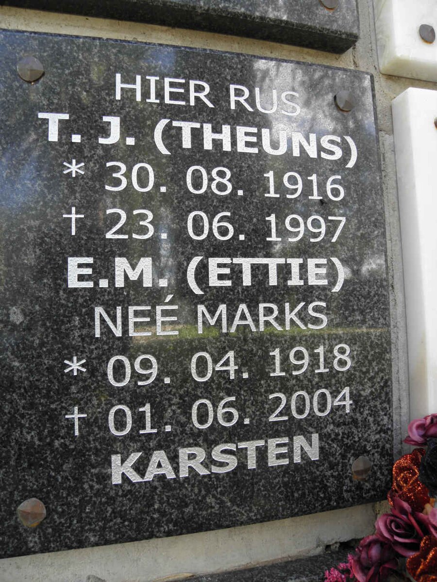 KARSTEN T.J. 1916-1997 &amp; E.M. MARKS 1918-2004