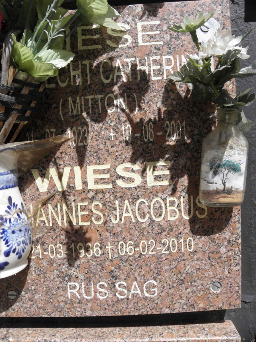 WIESE Johannes Jacobus 1936-2010 &amp; ?echt Catherine MITTON 1923-2001