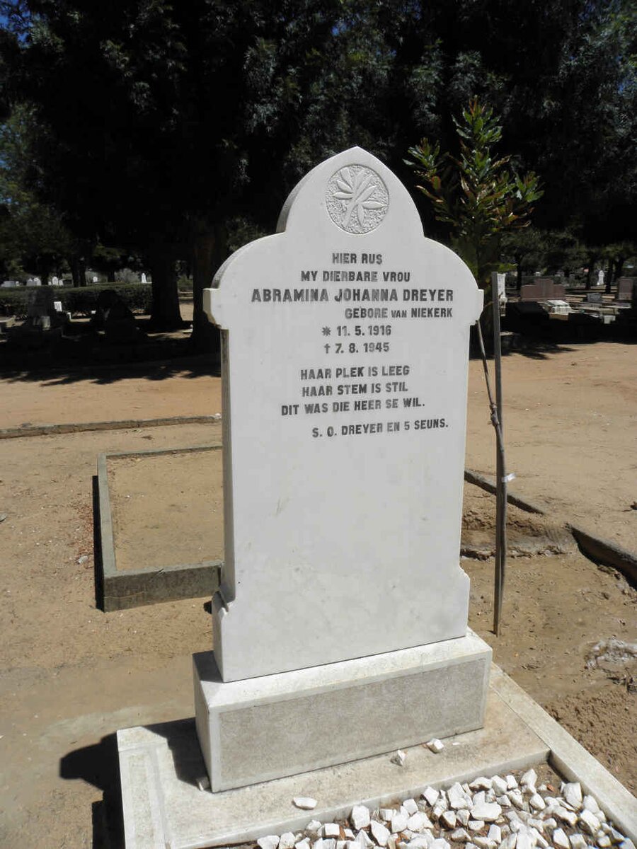 DREYER Abramina Johanna nee VAN NIEKERK 1916-1945