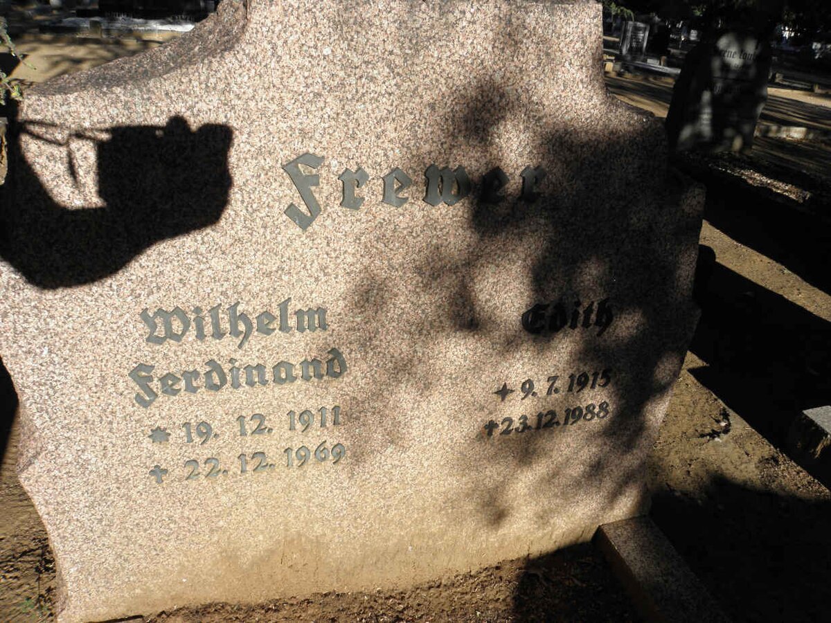 FREWER Wilhelm Ferdinand 1911-1969 &amp; Edith 1915-1988