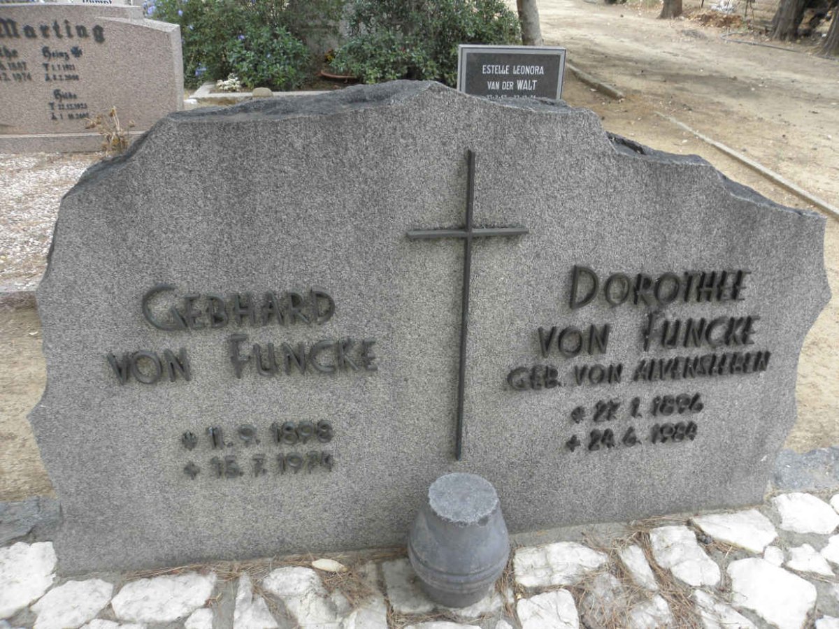 FUNCKE Gebhard, von 1898-1974 &amp; Dorothee VON ALVENSLEBEN 1896-1984