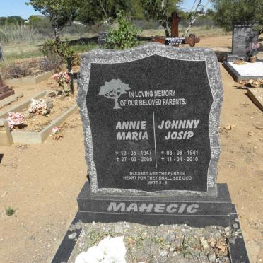 MAHECIC Johnny Josip 1941-2010 &amp; Annie Maria 1947-2005