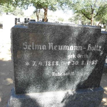 NEUMANN-HOLTZ Selma nee GERTH 1888-1955