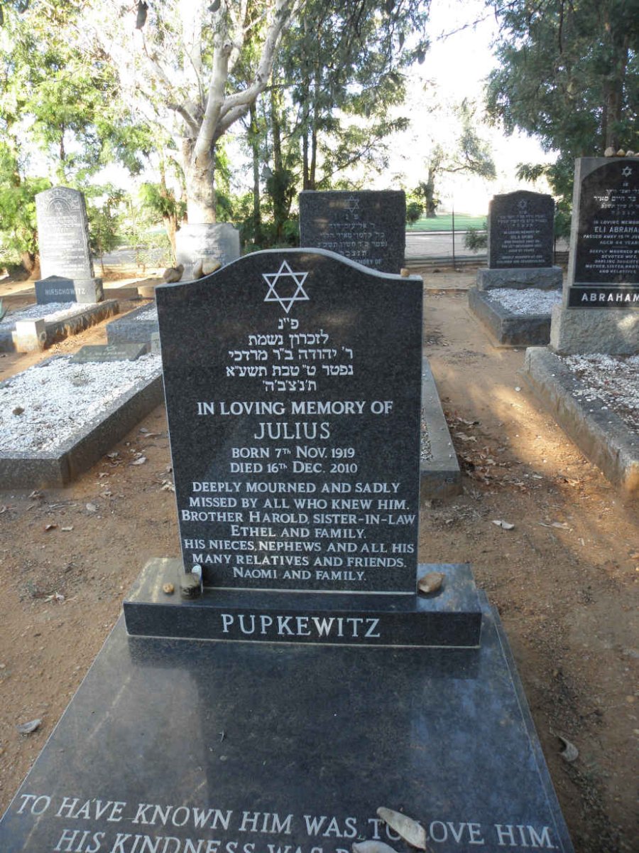 PUPKEWITZ Julius 1919-2010