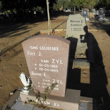 Zyl Piet J., van 1922-1995 :: ZYL Sarie E., van 19?2-1998