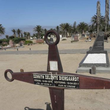 DIERGAARDT Zennith Zelente 1975-2011