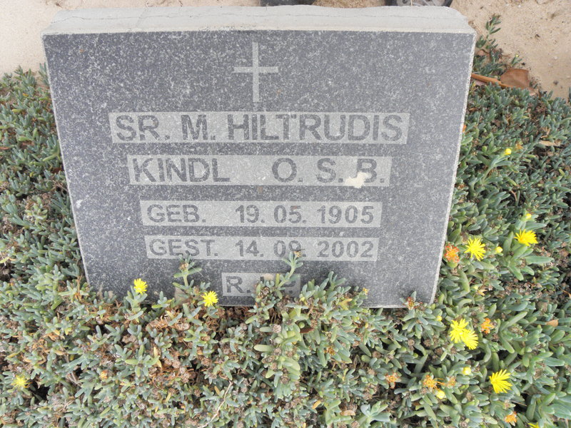 HILTRUDIS M. 1905-2002